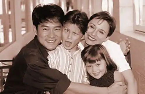 周华健混血儿子好帅!儿女才貌双全,可以说是非常让人羡慕了