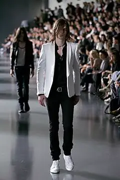 item/英语/109997" data-lemmaid="109997">英语 /a>:christian dior)