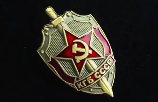 金唇事件一场由国徽引发的间谍大案如何把美国整破防