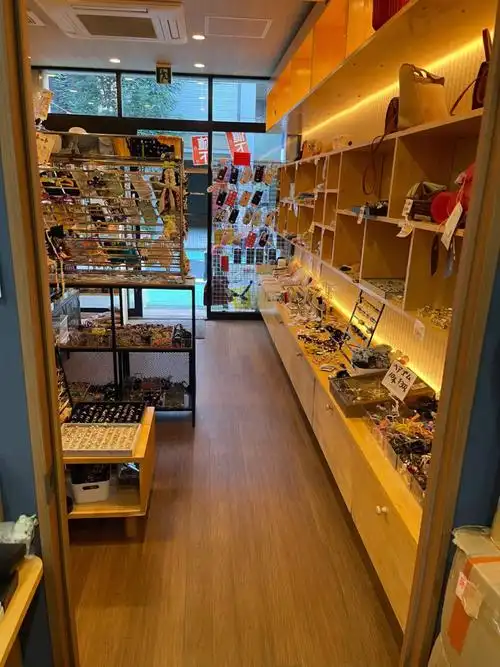 周末好逛的新大久保手机壳店铺