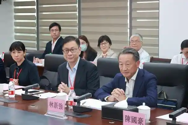 穗港法律规则衔接座谈会在广州南沙举办,会议由南沙区副区长庞波主持