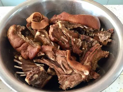 乾江精制五香狗肉.