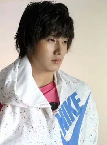 韩星郑日宇帅气性感写真(组图)