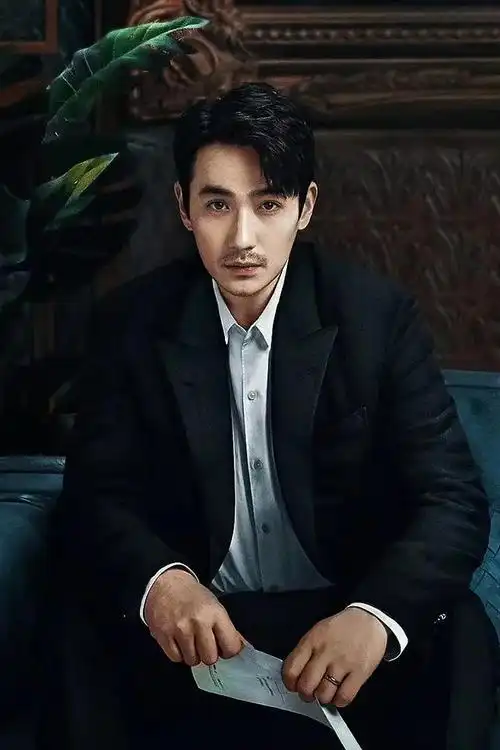 随着电影《消失的她》票房不断飙升,一个青年演员朱一龙让人眼前一亮