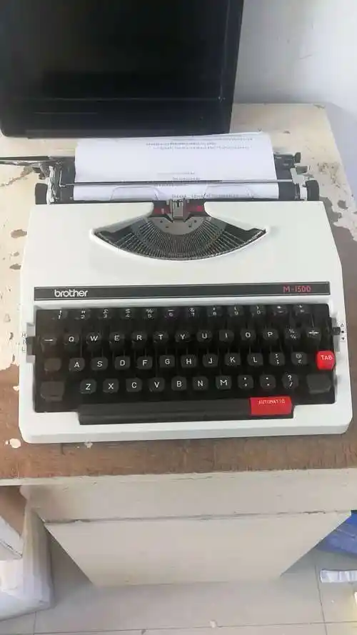 日本兄弟牌进口brother英文机械复古打字机打字打字机