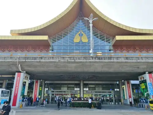 下午飞机平安抵达西双版纳机场