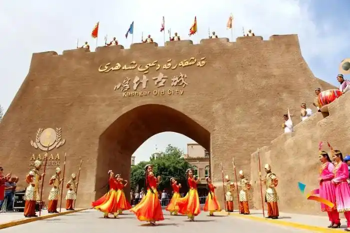 【走进乡村看小康】喀什地区全面启动"新疆人游新疆"暨"百万喀什人