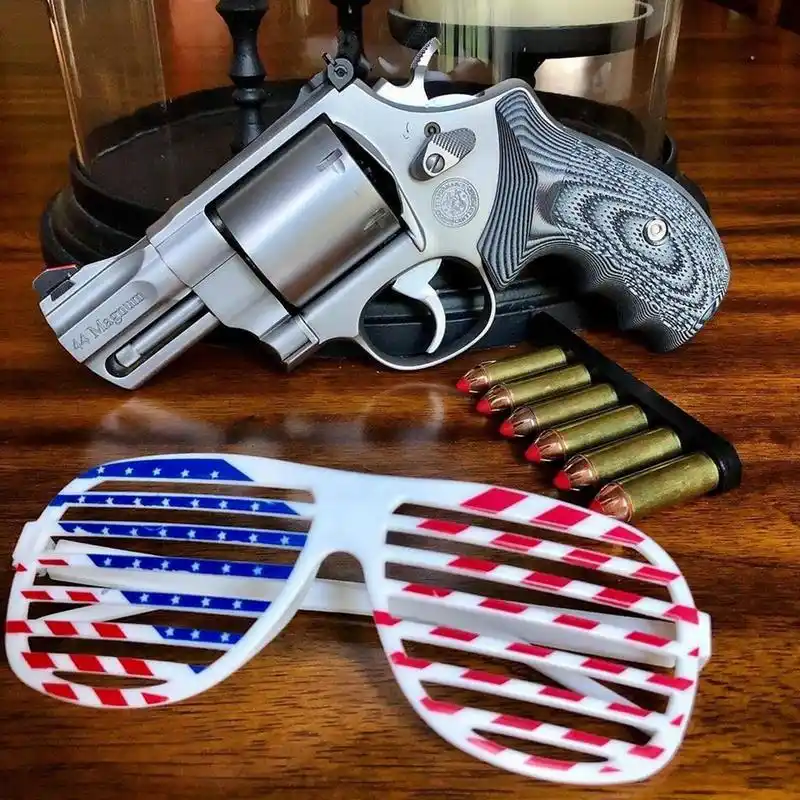 轻武器欣赏系列,精美的左轮图片,看看爱不爱