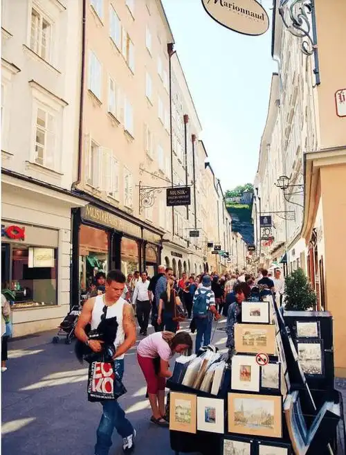 最长寿袖珍小国安道尔,人均每天抽17根烟,肺癌患病率却非常低