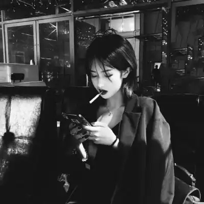 好看头像男生黑白图片