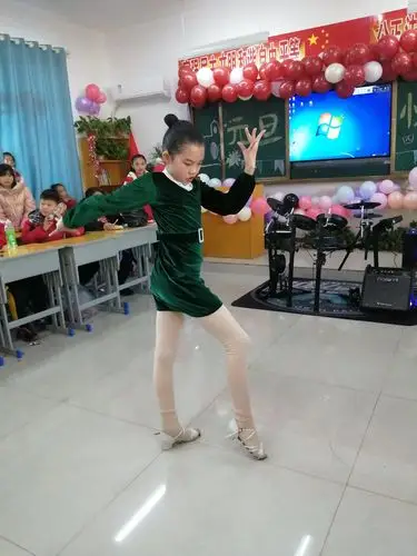 【放飞童心,放飞梦想】龙江路小学四年级四班庆元旦,迎新年文艺汇演篇