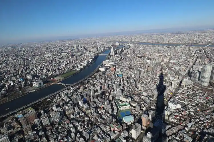 日本东京晴空塔上俯瞰东京不愧是亚洲第一大城市太震撼了
