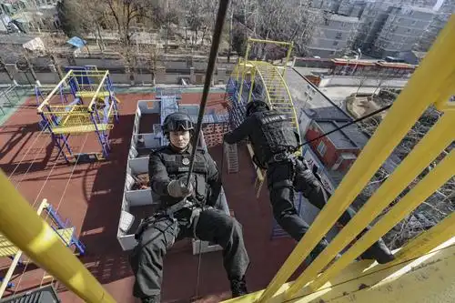 大写的帅!北京铁路特警冬季特训画面曝光