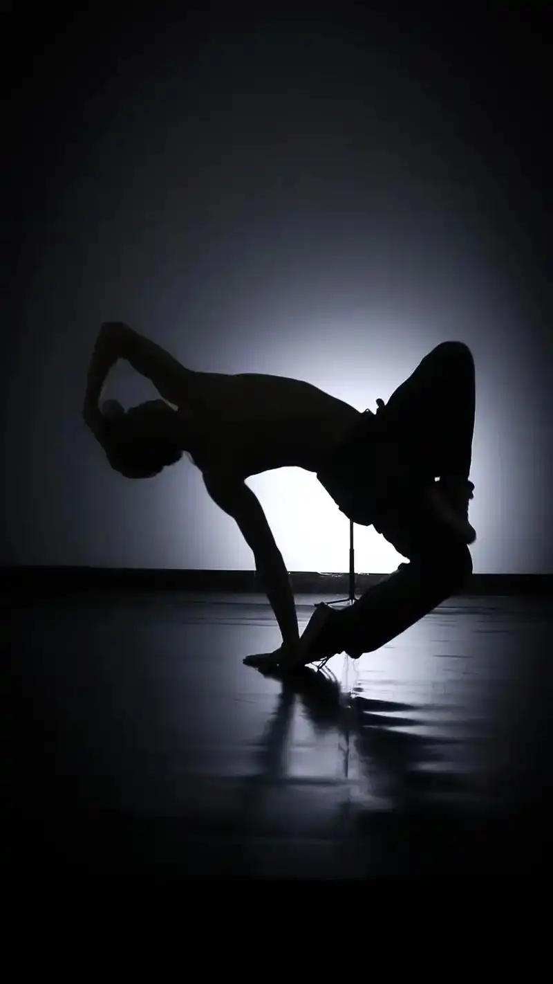 街舞breaking 光与影9178#抖音图文来了 #brea - 抖音