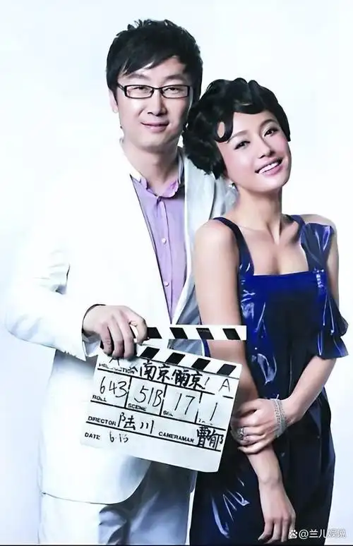 53岁陆川晒儿女照片,9岁儿子与3岁女儿酷似妈妈胡蝶,像龙凤胎