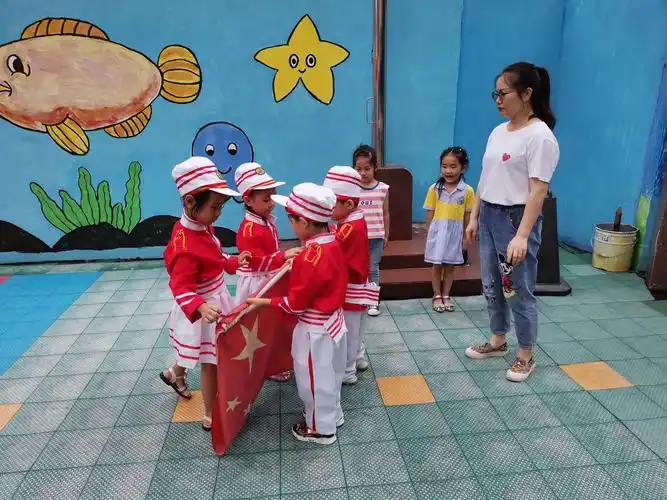 国旗飘飘.童心飞扬—新一代幼儿园大一班升旗仪式