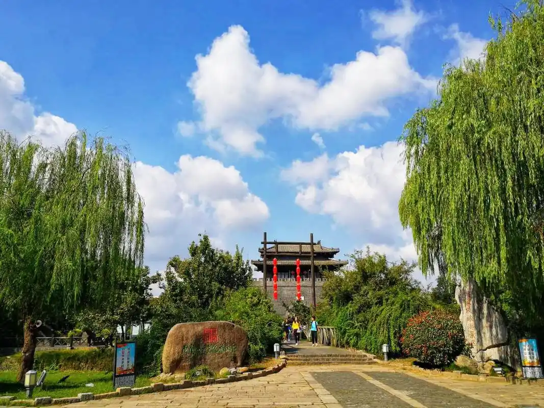 宋夹城秋高气爽 汤霞生 摄