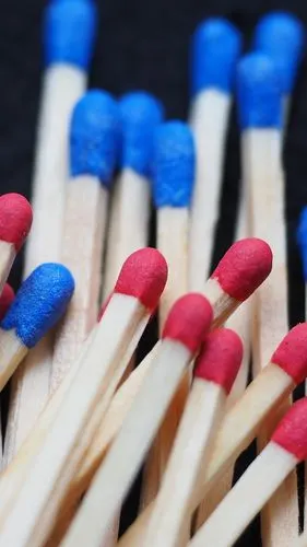 火柴红色和蓝色iphone壁纸