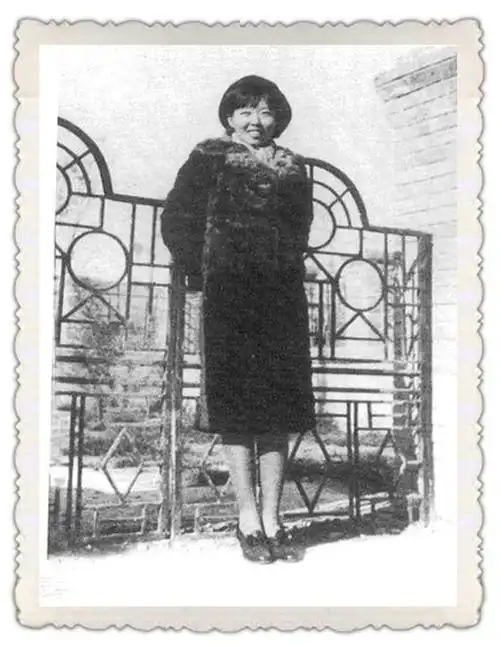 民国才女萧红的悲苦人生:一生都在寻找依靠,却一生都在颠沛流离