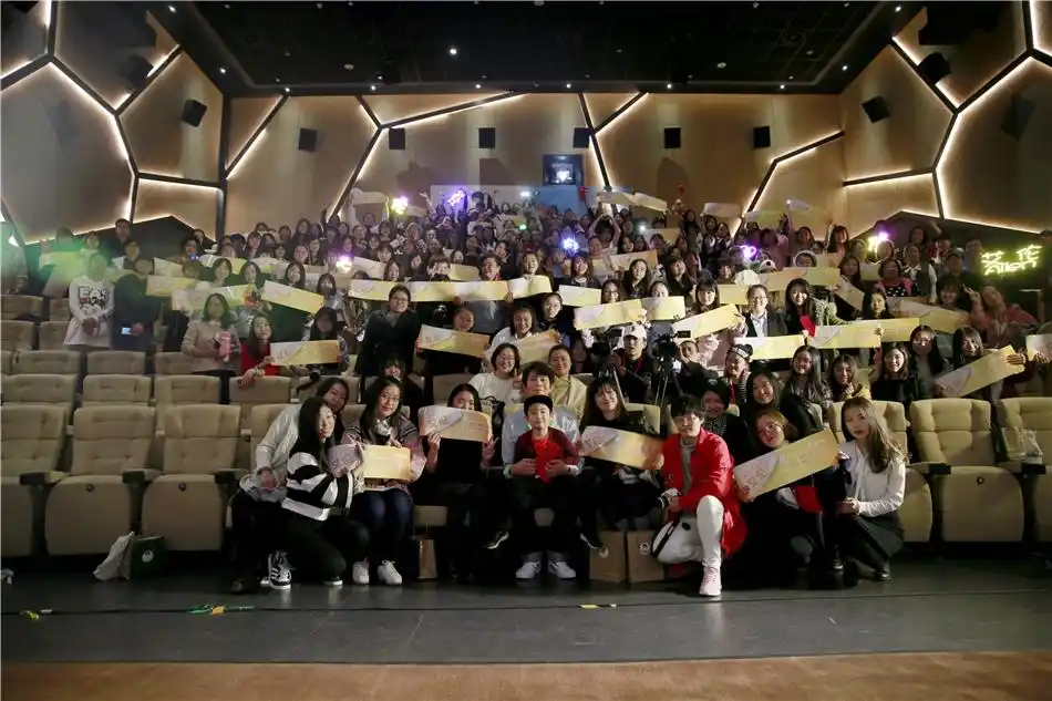 组图:艾伦粉丝见面会在京举办 现场气氛火热人气爆棚