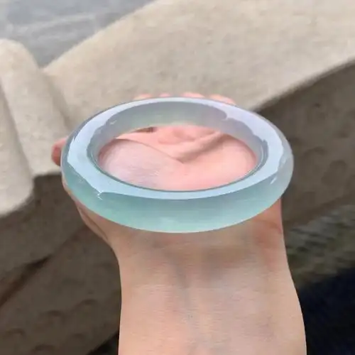 天空蓝冰淡春彩翡翠手镯