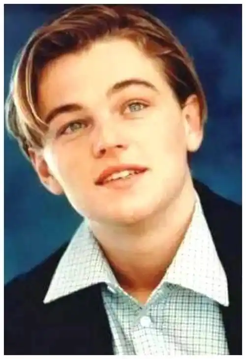 彭于晏与女伴同游日本照片曝光网友惊呼老了十岁