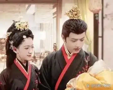 女主怀龙种,麒麟下凡助产,结果直接搞出个娃娃批发市场,画面里婴儿堆