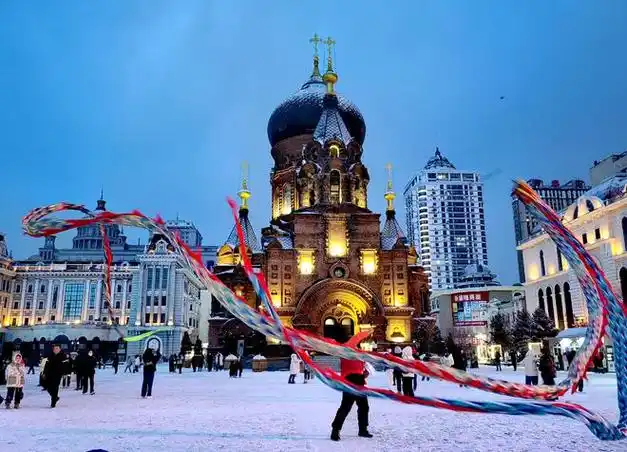 夜幕降临,哈尔滨仿佛变成为一个迷人的童话王国,中央大街,建筑艺术