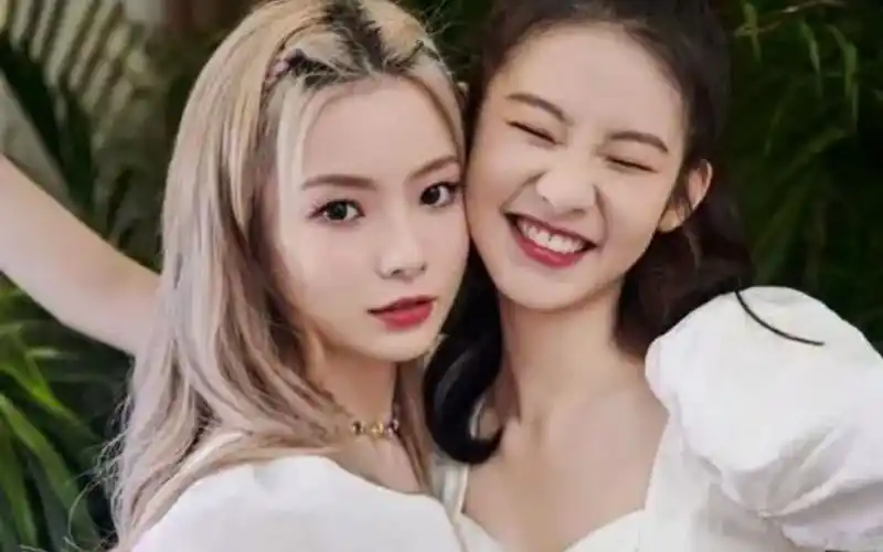 陈卓璇张艺凡社死瞬间