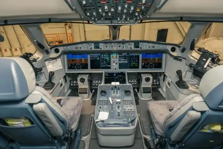 落寞的宝宝巴士空客a318