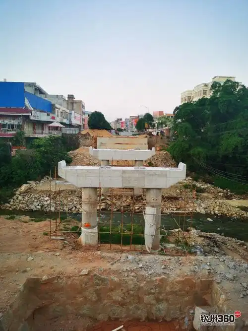 请政府为民做主还桥于民武利镇三里江桥施工现场处于停工状态