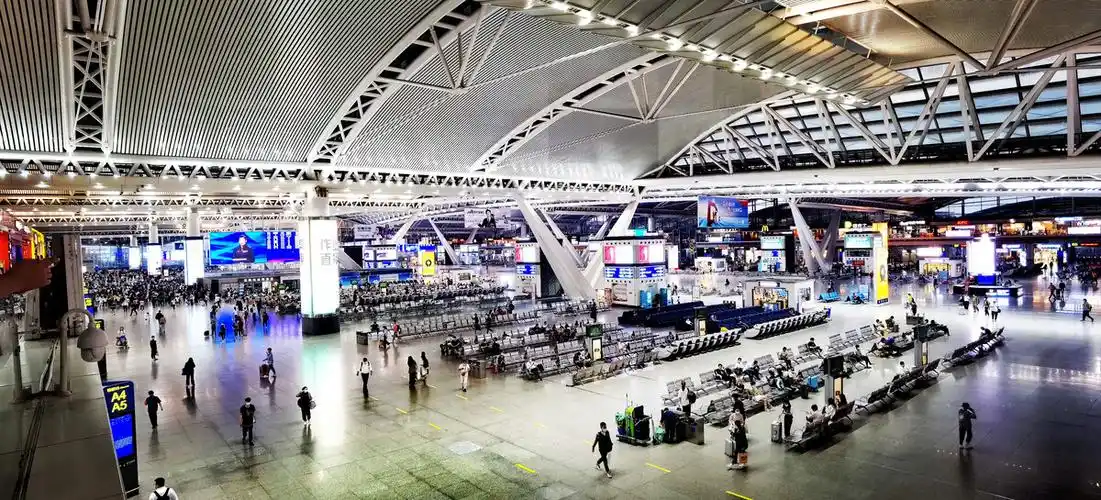 高铁广州南候车厅