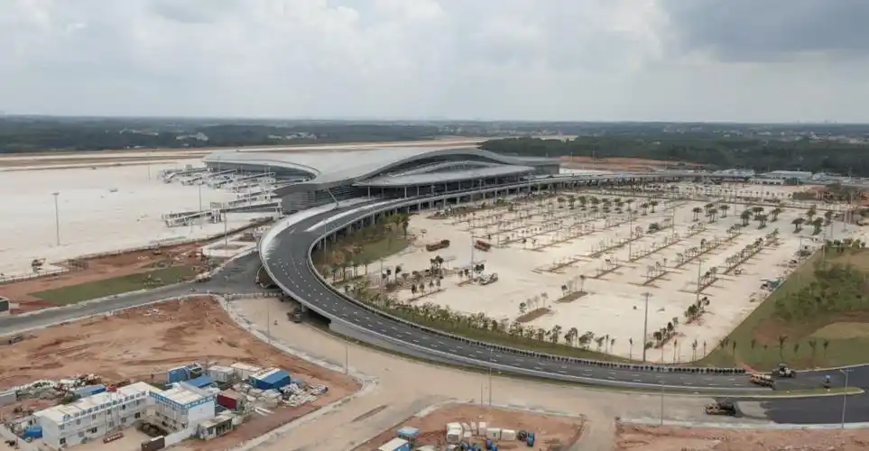 历经多年!化州机场大道今正式建成通车!