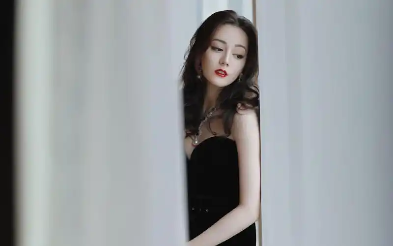 迪丽热巴性感妩媚写真桌面壁纸_大陆明星_壁纸下载_美桌网