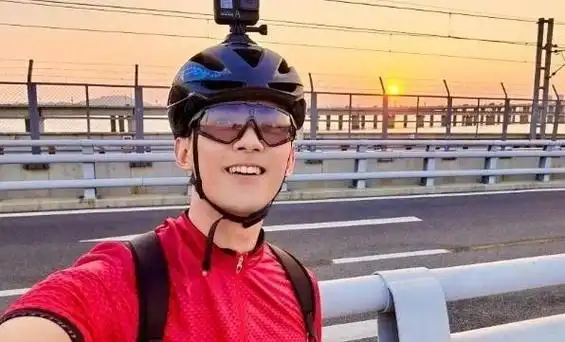 骑着自行车的吴磊有多帅!