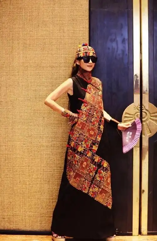 杨丽萍的中国民族服饰穿的是这么的优雅动人