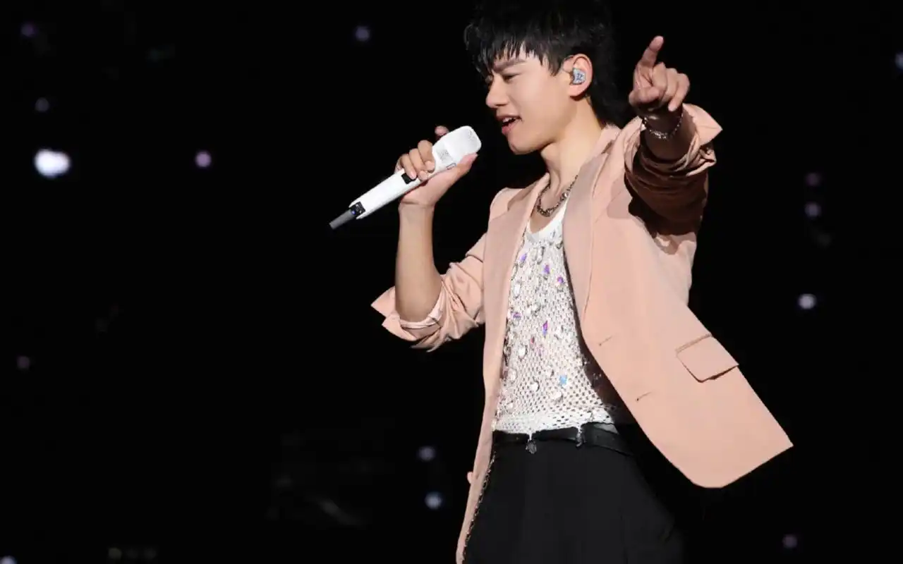 音源数据和演唱会成绩不匹配,张杰的成功,无非有着三点原因