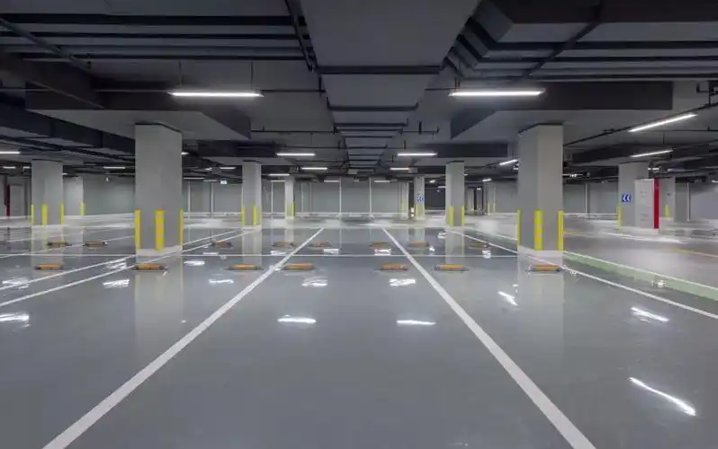 融创候潮府地下车库 实景图