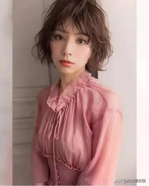 瓜子脸适合的发型图适合瓜子脸的短发发型女