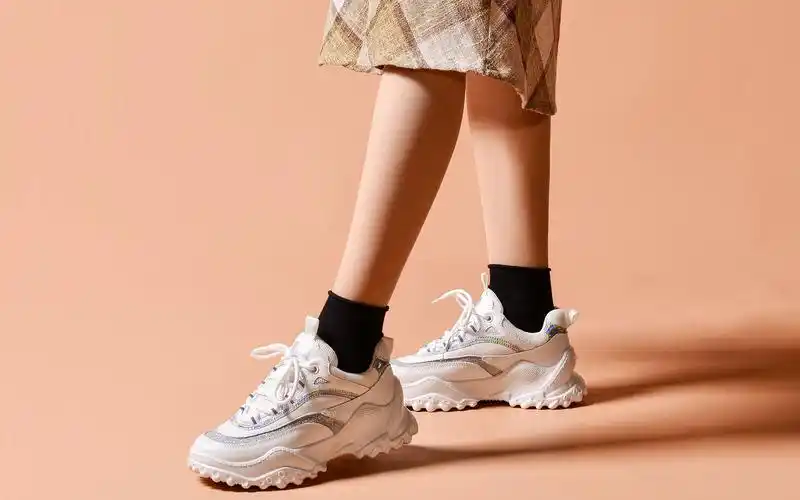 据说每个女孩子都有一双老爹鞋你有吗