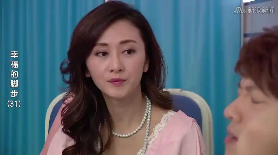 幸福的脚步:男星为了赚钱只想尽快开工,怎料被经纪人严词拒绝了