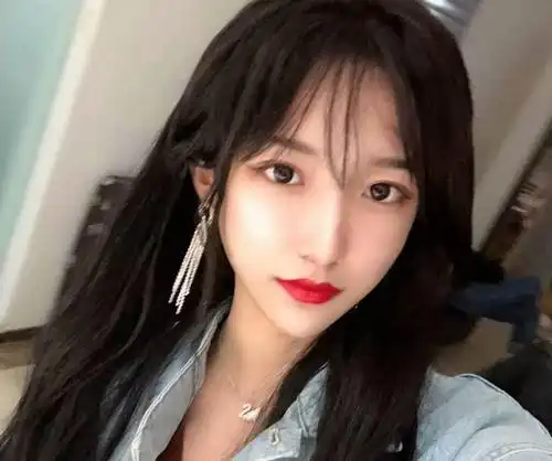 "女装大佬"艾比直播卸妆,结局却相当意外,网友:剧本不太一样