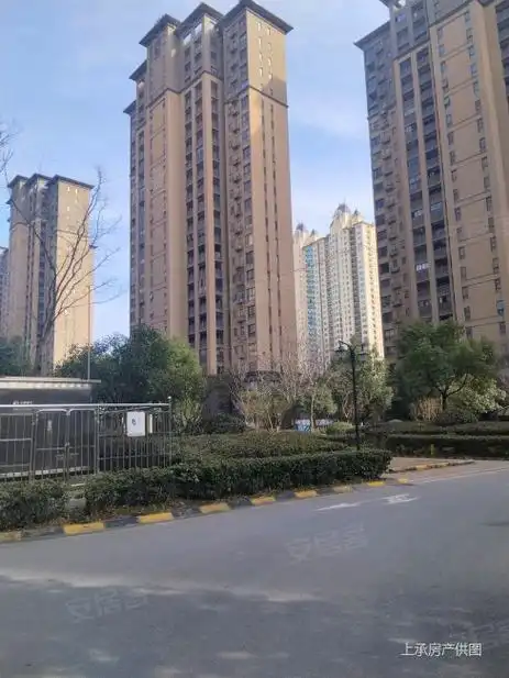 北城世纪城颐徽苑 装修好 大两居 临地铁 高楼层视野好