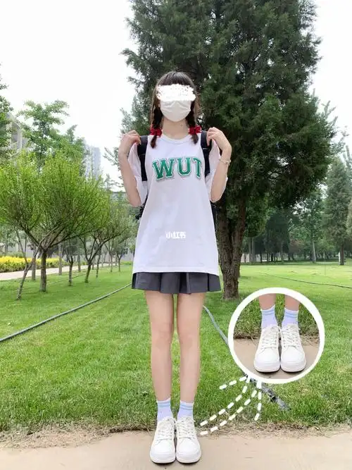 ootd校园穿搭小众不撞款的百搭白色帆布鞋