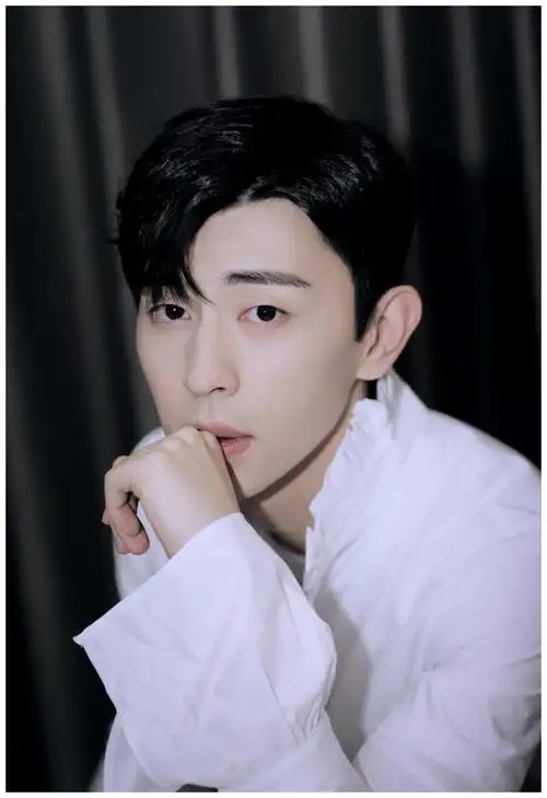邓伦第一,作为90后男演员,他太成功了