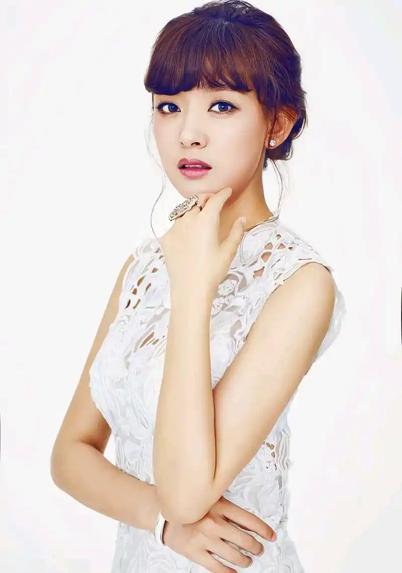 周奇奇清新飘逸