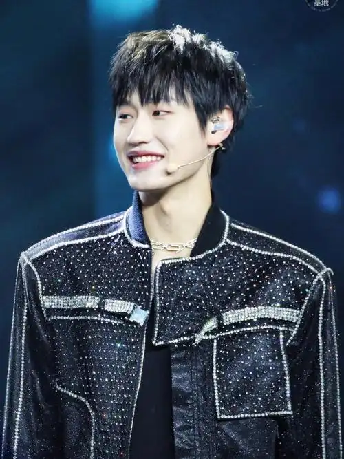 standupmonday明星篇ak刘彰返图