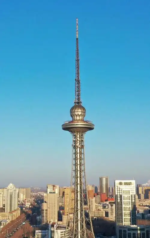 黑龙江省哈尔滨市哈尔滨城区最高建筑336米高的龙塔