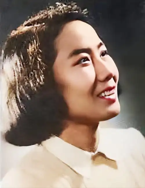 回顾坎坷的袁雪芬坐过7年牢离婚后单身一生与越剧为伴