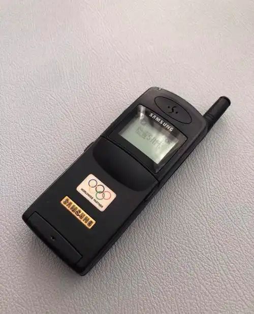 三星经典翻盖手机